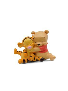 Decopac Disney Baby Winnie the Pooh and Tigger Hugging figure Desk Sitter